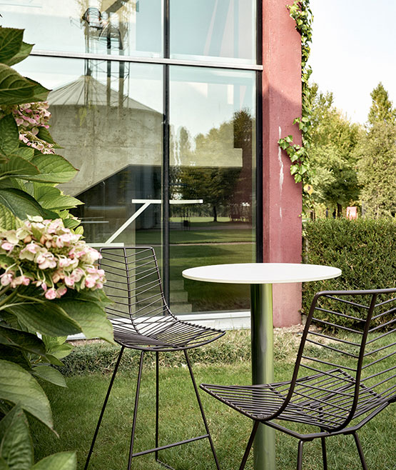 iSpace-Environments-Outdoor-Furniture-Arper-Leaf-Counter-Stool