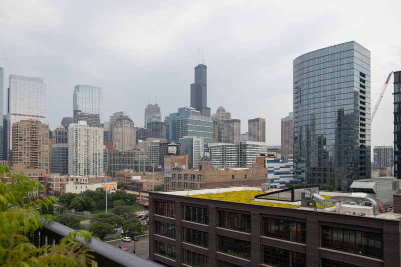 iSpace-Environments-Teknion-Chicago-Showroom-Fulton-Market-District-View-5942