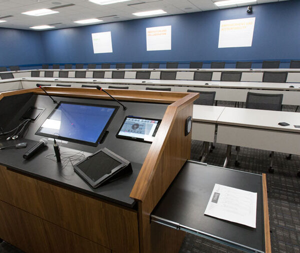 iSpace-Environments-Smiths-Medical-Podium