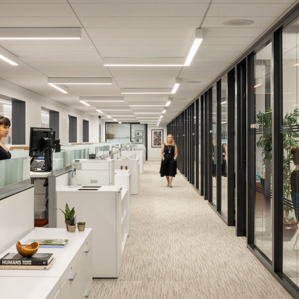 iSpace-Environments-Piper-Sandler-Headquarters-NYC-Workstations-Architectural-Walls