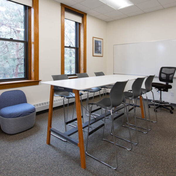 iSpace-Environments-College-of-Saint-Benedict-Furniture-IMG_8098