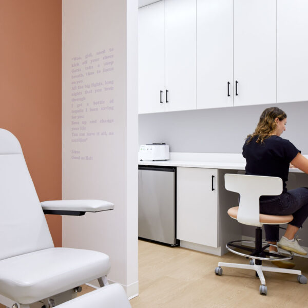 iSpace-Environments-Minneapolis-Integrative-Medicine-Center-Lab-Consult-Space