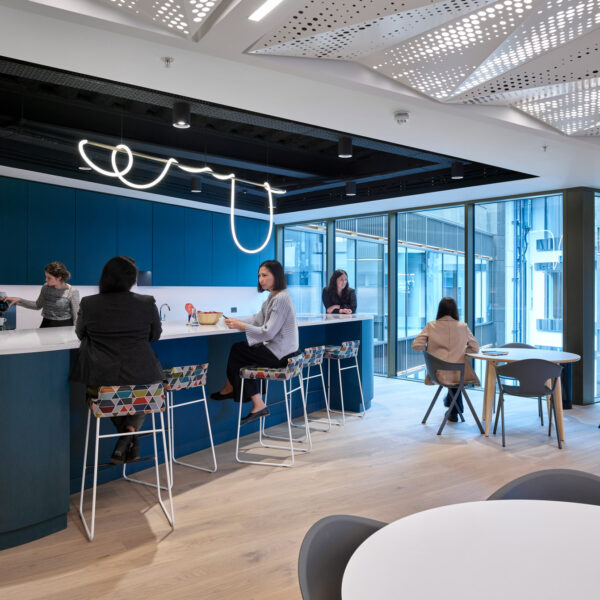 iSpace-Environments-Piper-Sandler-London-cafe-seating