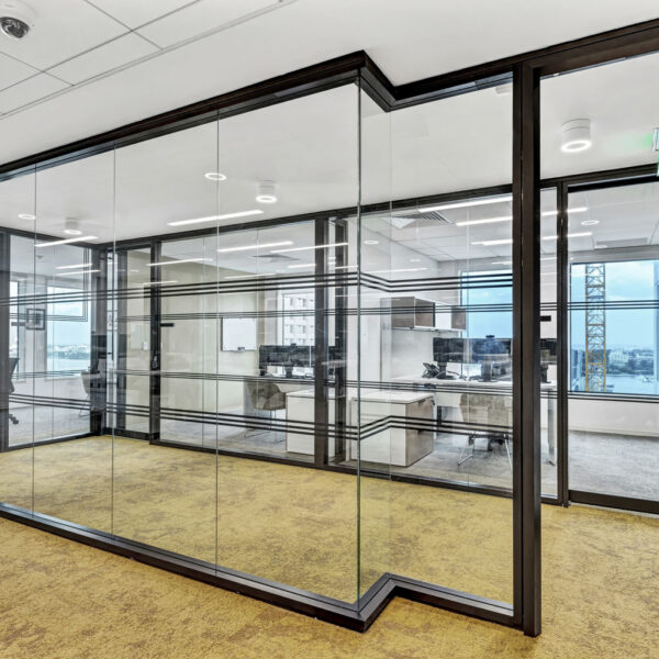 iSpace-Environments-Piper-Sandler-West-Palm-Beach-Glass-Wall-Corridor-3-041323