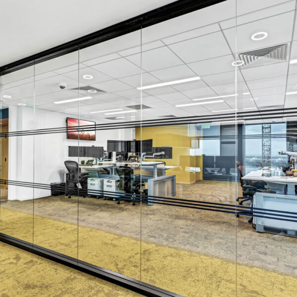 iSpace-Environments-Piper-Sandler-West-Palm-Beach-Glass-Wall-Corridor-Corner-041323