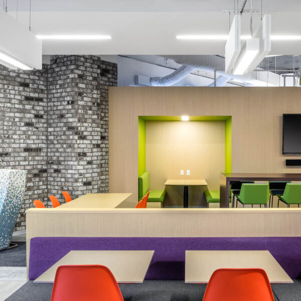 multiple height and size meeting areas for collaboration and break time