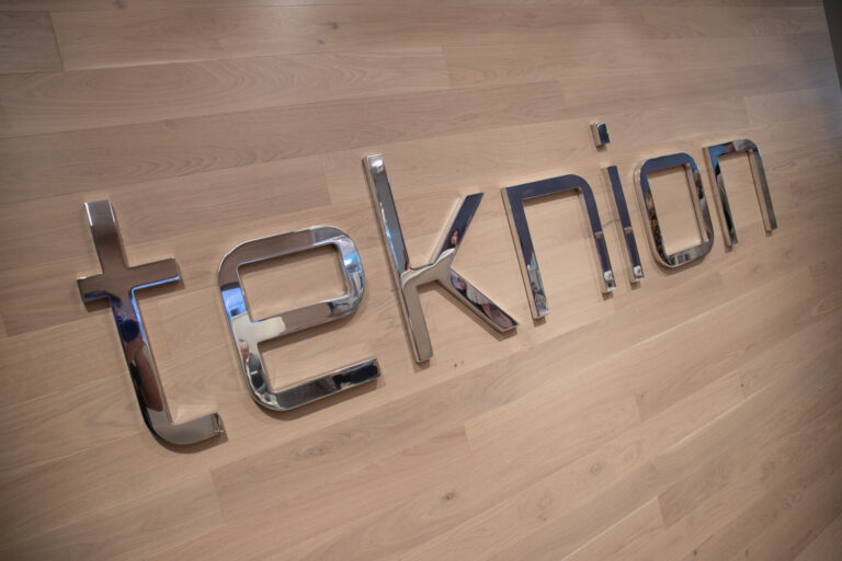 Work Well – We Visited the Teknion Chicago Showroom in Fulton Market District