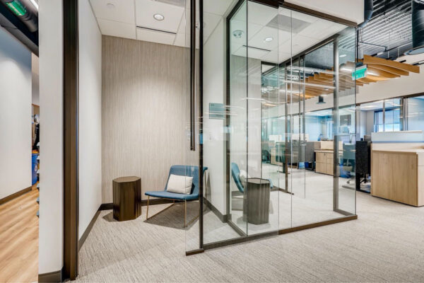 iSpace-Environments-Teknion-Tek-Vue-Focus-Rooms-Seamless-Glass