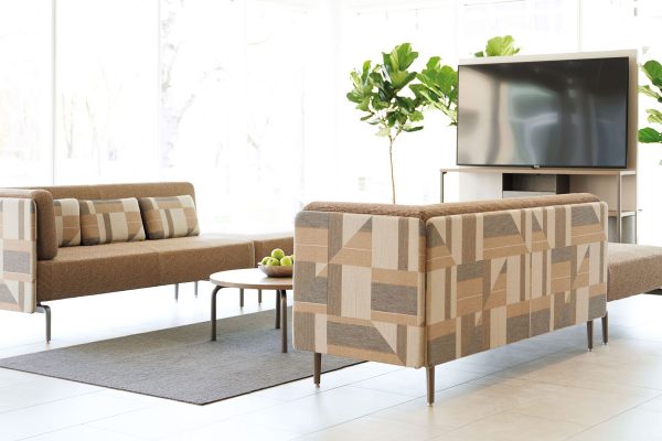 iSpace-Environments-Hybrid-Meeting-Furniture-Teknion-Banqs-and-Media-Kiosk