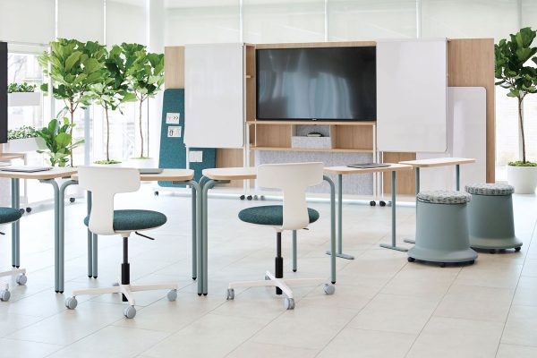 iSpace-Environments-Hybrid-Meeting-Furniture-Teknion-Kiosk-with-Modular-Furniture-1