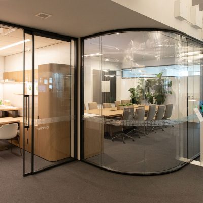 iSpace-Environments-Teknion-Design-Days-Showroom-Architectural-Interiors-curves