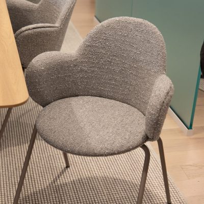 iSpace-Environments-Teknion-Design-Days-Showroom-Ballad-conference-seating