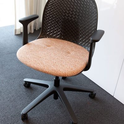 iSpace-Environments-Teknion-Design-Days-Showroom-Blink-Task-Chair