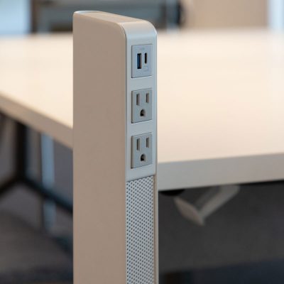 iSpace-Environments-Teknion-Design-Days-Showroom-Casual-power-post