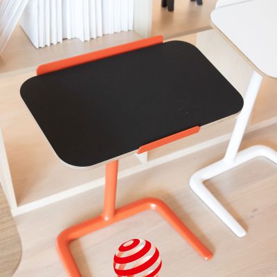 iSpace-Environments-Teknion-Design-Days-Showroom-Cosi-Red-Dot-Award-Winner-laptop-table