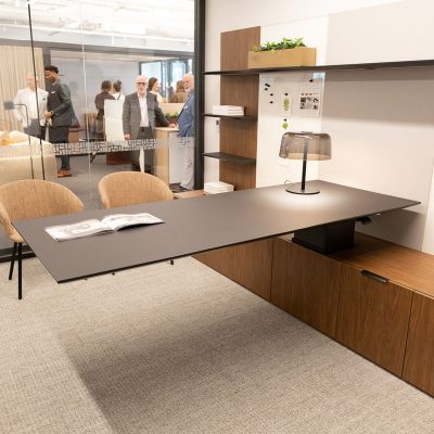 iSpace-Environments-Teknion-Design-Days-Showroom-Expansion-Casegoods-Cantilever-Desk