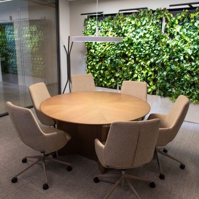 iSpace-Environments-Teknion-Design-Days-Showroom-Figure-HiP-Award-Winner-round-conference-table