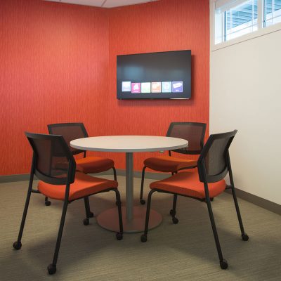 iSpace-St-Cloud-Tech-Community-College-SitOnIt-Focus-Teknion-Table-IMG_8111